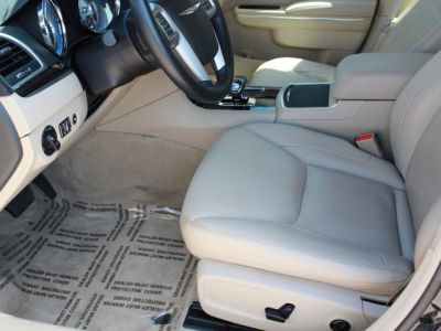 2012 Chrysler 300  Limited