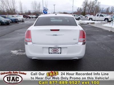 2011 Chrysler 300  Limited