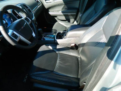 2011 Chrysler 300  Limited