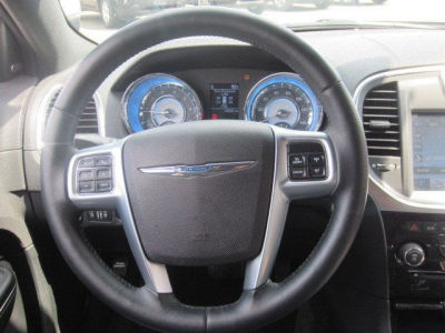 2011 Chrysler 300  Limited