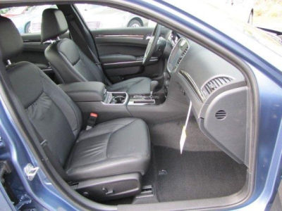 2011 Chrysler 300  Limited