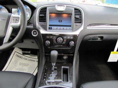 2011 Chrysler 300  Limited