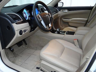 2013 Chrysler 300  Base