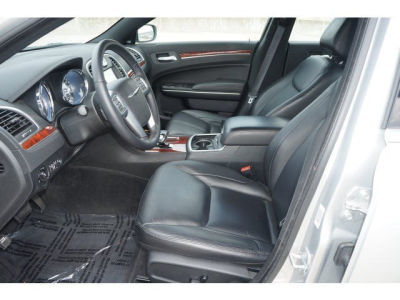 2012 Chrysler 300  Limited