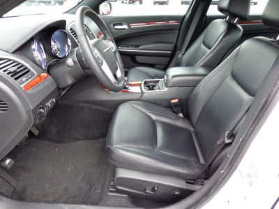 2012 Chrysler 300  Limited