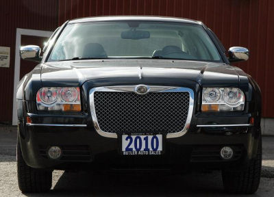 2010 Chrysler 300  Touring/Signature Series