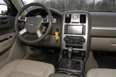 2010 Chrysler 300  Touring/Signature Series