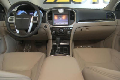 2011 Chrysler 300  Limited