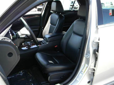 2012 Chrysler 300  Limited