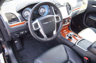 2012 Chrysler 300  Limited