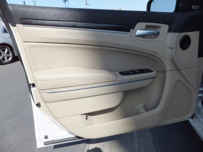 2012 Chrysler 300  Limited