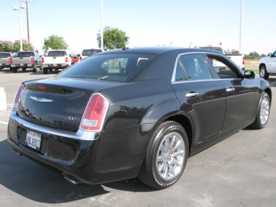 2011 Chrysler 300  Limited