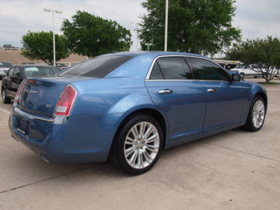 2011 Chrysler 300  Limited