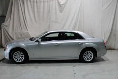 2012 Chrysler 300  4DR SDN RWD