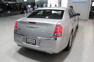 2012 Chrysler 300  4DR SDN RWD