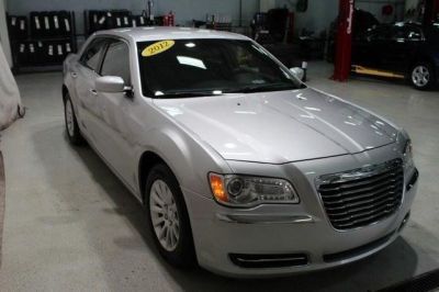 2012 Chrysler 300  4DR SDN RWD