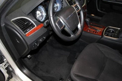 2012 Chrysler 300  4DR SDN RWD