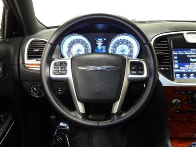 2012 Chrysler 300  Limited