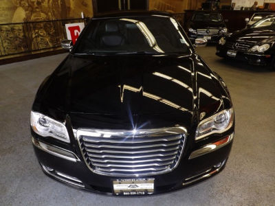 2012 Chrysler 300  Limited