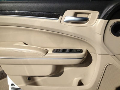 2011 Chrysler 300  Limited