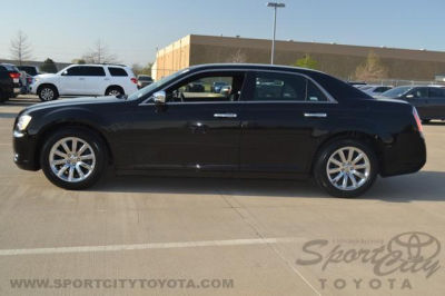 2012 Chrysler 300  Limited