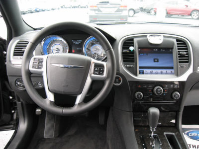 2011 Chrysler 300  Limited