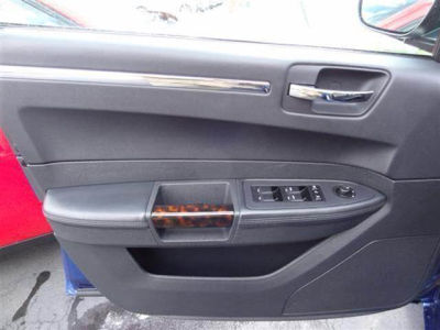 2010 Chrysler 300  Limited