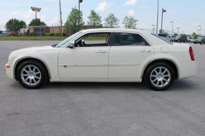 2010 Chrysler 300  Hemi