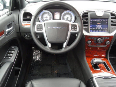 2012 Chrysler 300  Limited