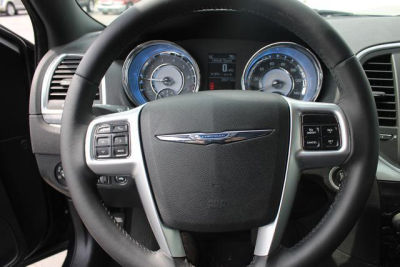 2011 Chrysler 300  Limited