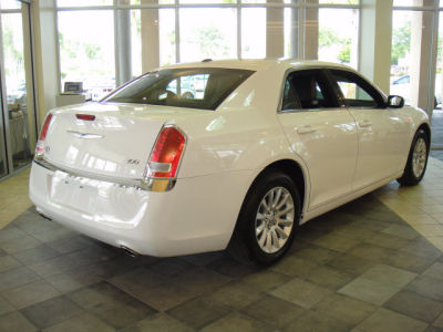 2013 Chrysler 300  Base