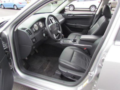 2010 Chrysler 300  Touring/Signature Series