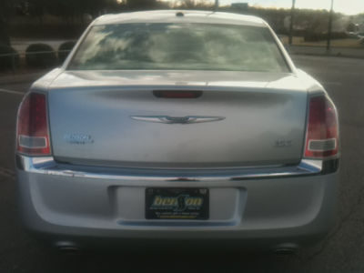 2011 Chrysler 300  Limited