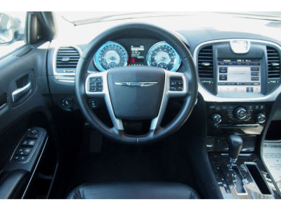 2011 Chrysler 300  Limited