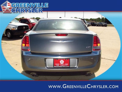 2011 Chrysler 300  Limited