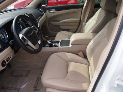 2012 Chrysler 300  Limited