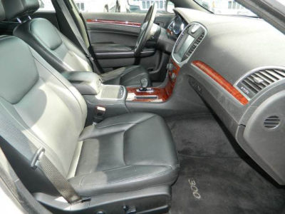 2012 Chrysler 300  Limited