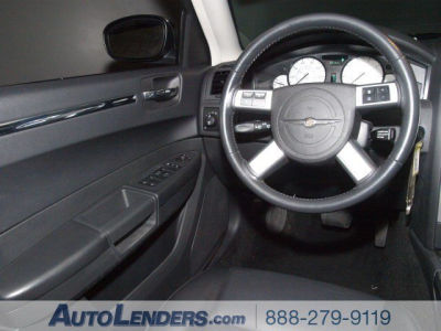 2010 Chrysler 300  Touring Signature