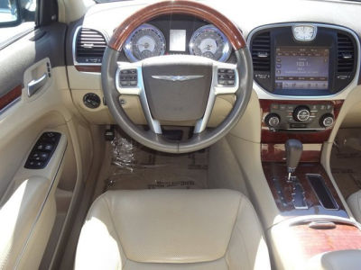 2011 Chrysler 300  Limited