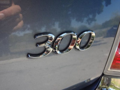 2011 Chrysler 300  Limited