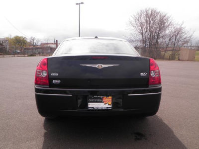 2010 Chrysler 300  Touring/Signature Series