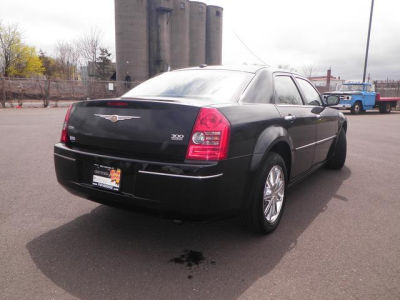2010 Chrysler 300  Touring/Signature Series