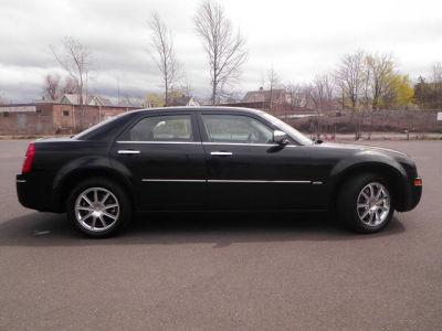 2010 Chrysler 300  Touring/Signature Series