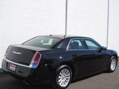 2012 Chrysler 300  4DR SDN RWD