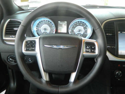 2011 Chrysler 300  Limited