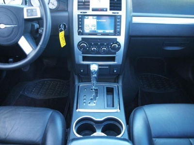 2010 Chrysler 300  Touring/Signature Series