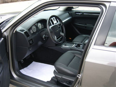 2010 Chrysler 300  Touring/Signature Series