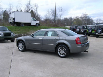 2010 Chrysler 300  Touring/Signature Series