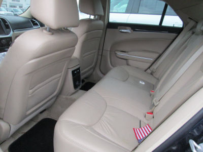 2011 Chrysler 300  Limited