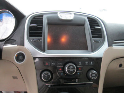 2011 Chrysler 300  Limited